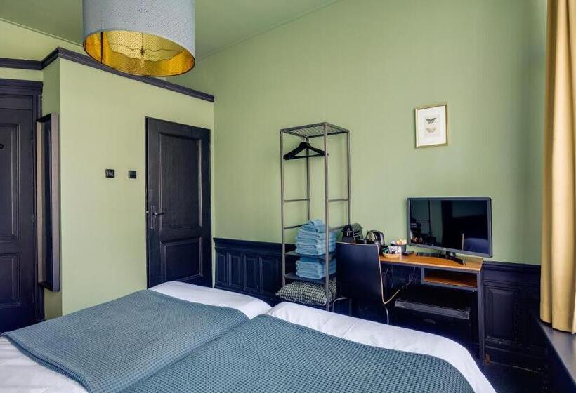 اتاق استاندارد با چشمانداز شهر, Seventyfive