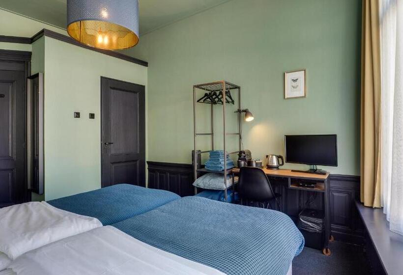 اتاق استاندارد با چشمانداز شهر, Seventyfive