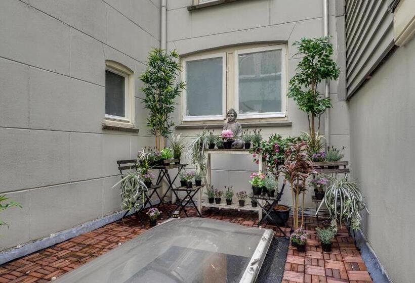 اتاق استاندارد, Seventyfive