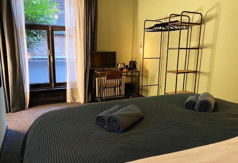 اتاق لوکس, Seventyfive