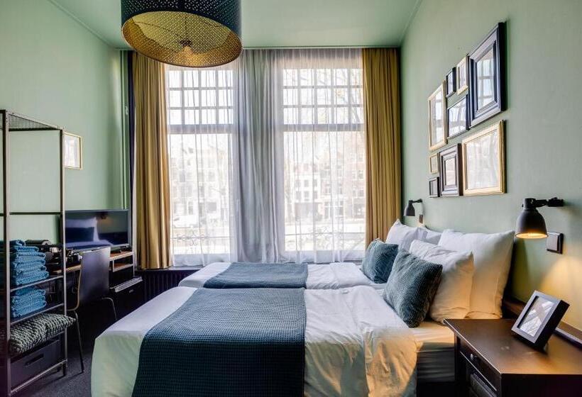 اتاق استاندارد با چشمانداز شهر, Seventyfive