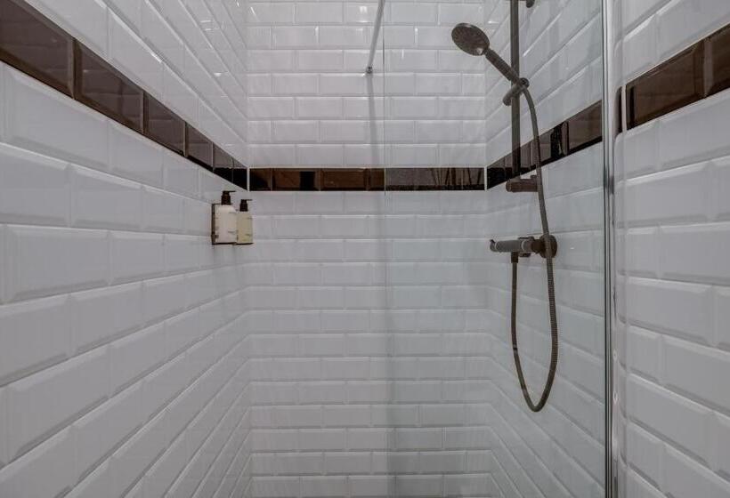 اتاق لوکس, Seventyfive