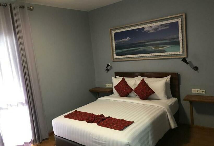 豪华海景房带阳台, Wae Molas