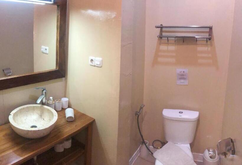 带大床的豪华间, Wae Molas