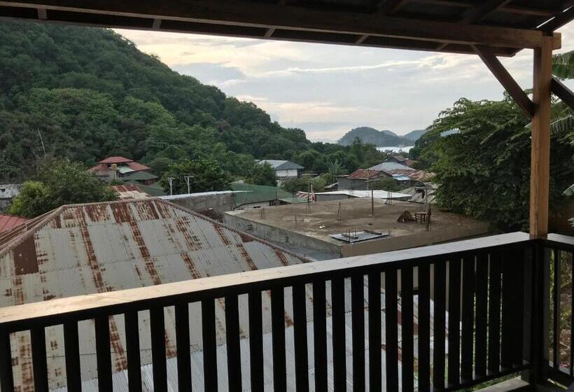 豪华海景房带阳台, Wae Molas