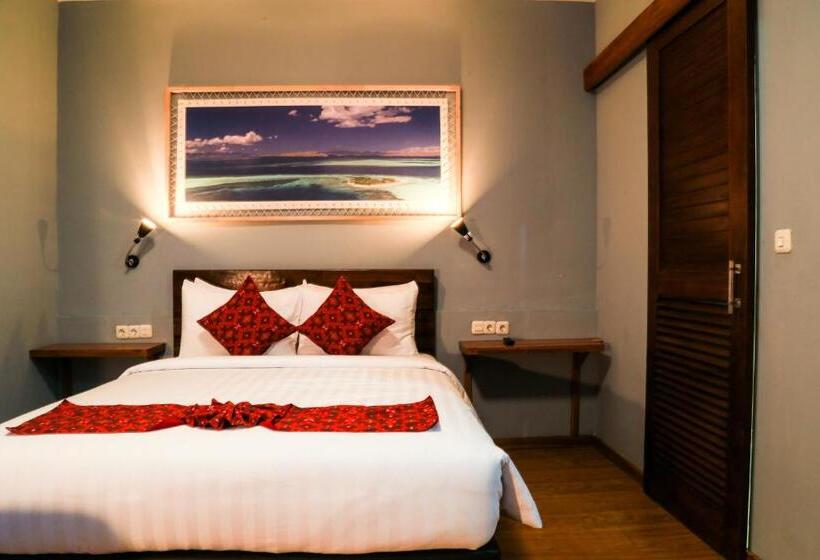 豪华海景房带阳台, Wae Molas