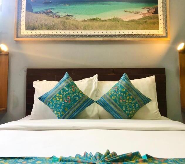 舒适三人间, Wae Molas