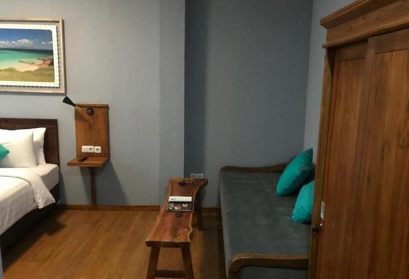 舒适三人间, Wae Molas