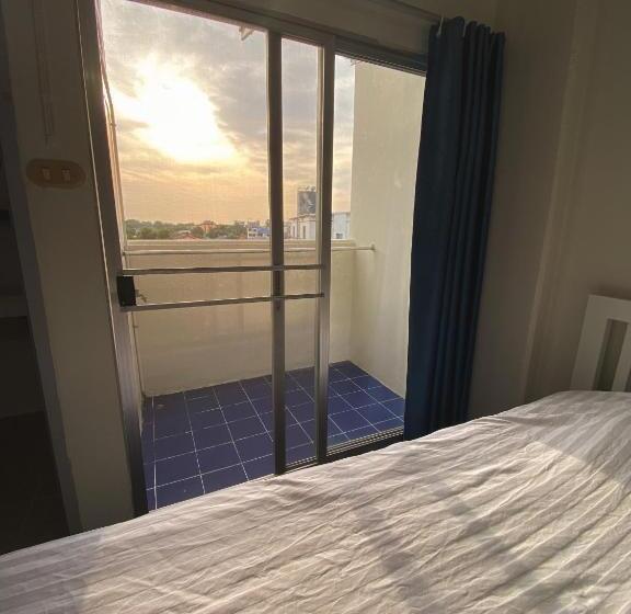 标准三人间, Monta Apartment