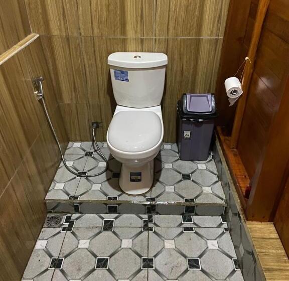 חדר דחוקס עם מיטת קינג, Batur Bamboo Cabin By Ecommerceloka