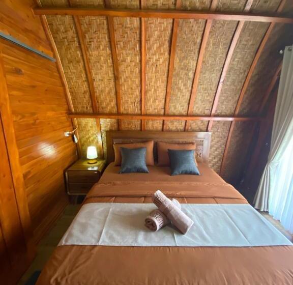 חדר דחוקס עם מיטת קינג, Batur Bamboo Cabin By Ecommerceloka