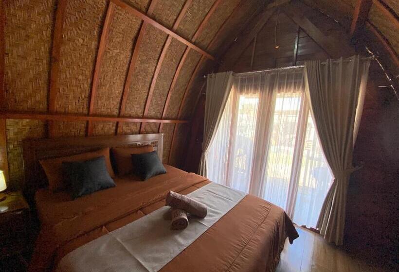 חדר דחוקס עם מיטת קינג, Batur Bamboo Cabin By Ecommerceloka