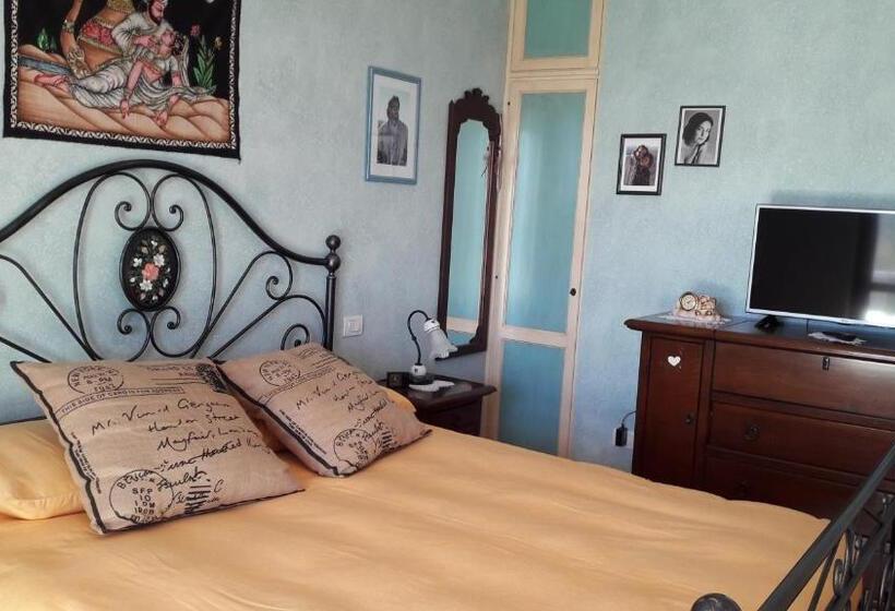 キングサイズベッドのスタンダードルーム, La Casa Di Silvana