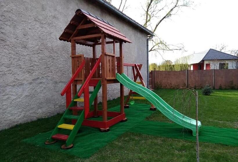 סטודיו משפחתי, Penzión Vian