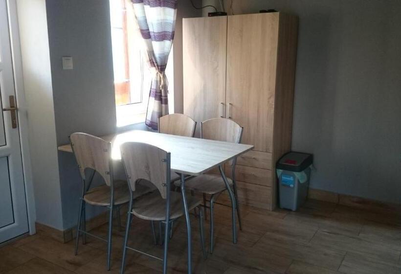 スタンダードスタジオ, Penzión Vian