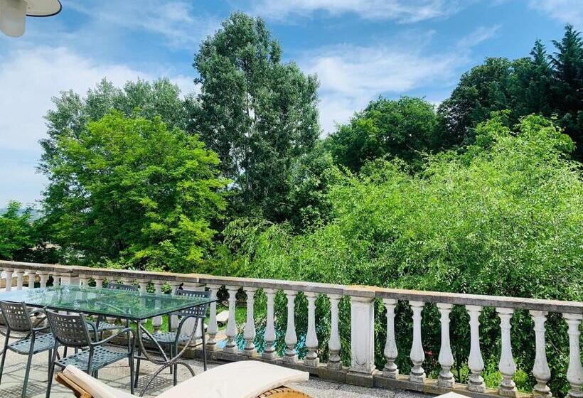 سوئیت با بالکن, B&b La Villarella Dei Tulipani