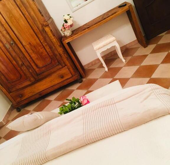 آپارتمان 1 خوابه با تراس, B&b La Villarella Dei Tulipani