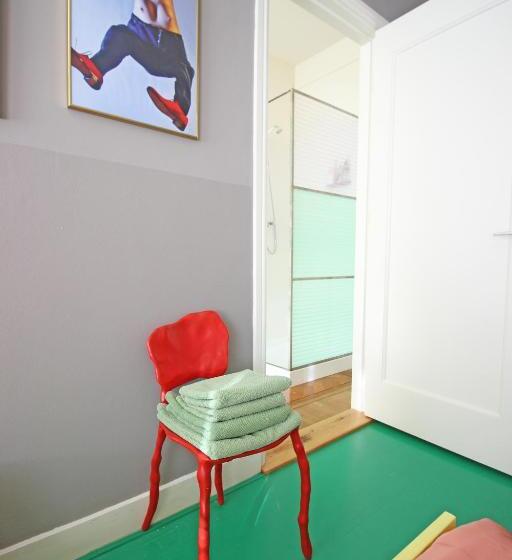 Standard Room, Cafe Modern