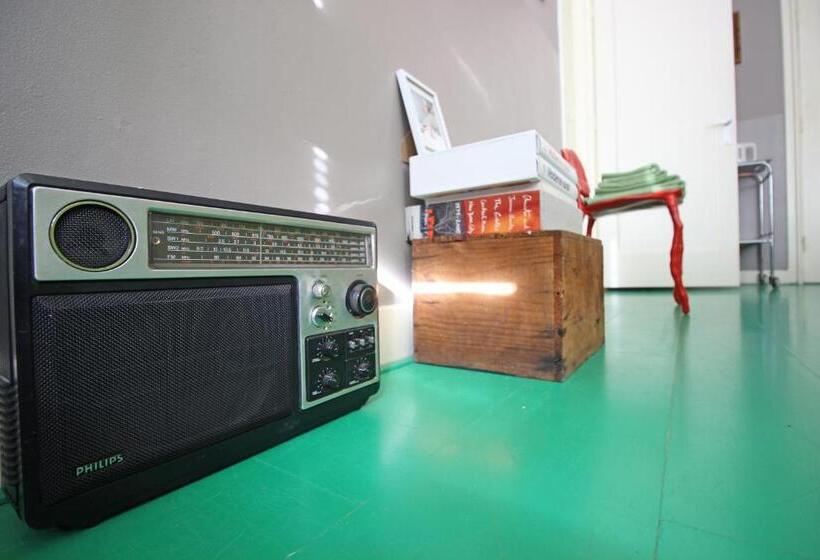 Standard Room, Cafe Modern