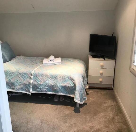 חדר סטנדרד יחיד חדר אמבטיה משותף, Golden Cross Guesthouse