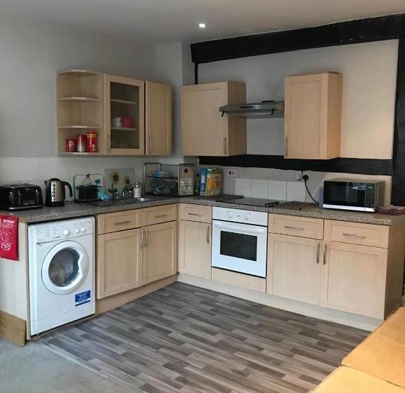 חדר סטנדרד יחיד חדר אמבטיה משותף, Golden Cross Guesthouse