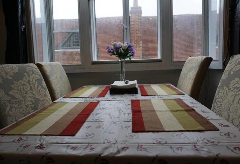 חדר סטנדרד יחיד חדר אמבטיה משותף, Golden Cross Guesthouse