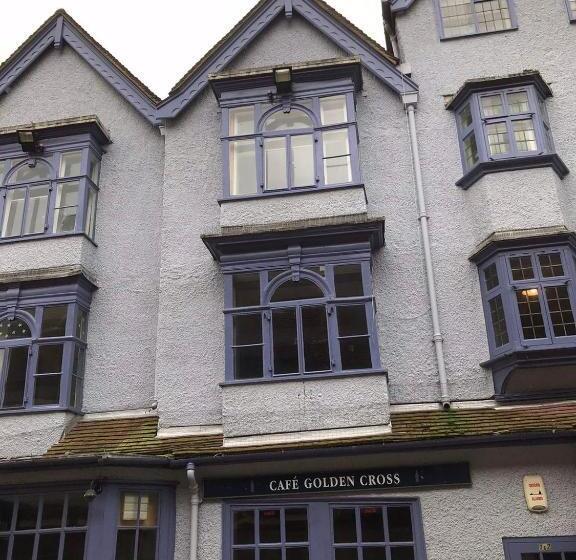 דירת חדר, Golden Cross Guesthouse