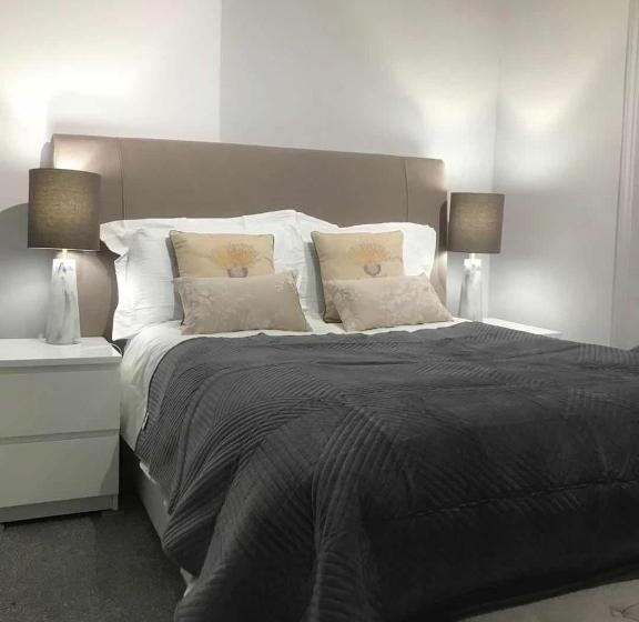 סטודיו דלוקס, Golden Cross Guesthouse