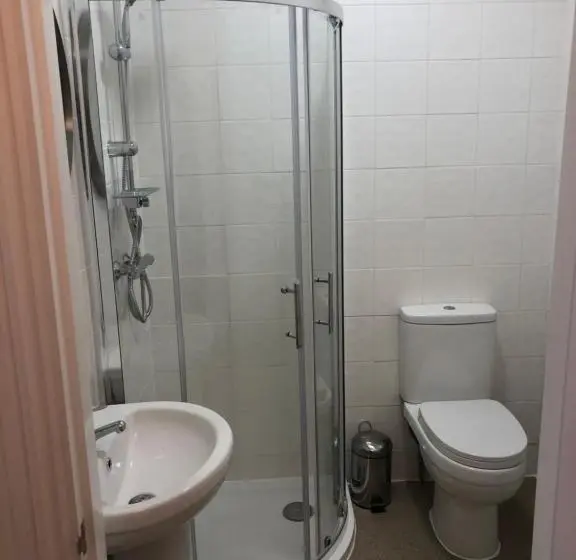デラックスルーム, Good Intent Rooms