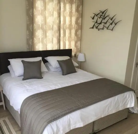 デラックスルーム, Good Intent Rooms