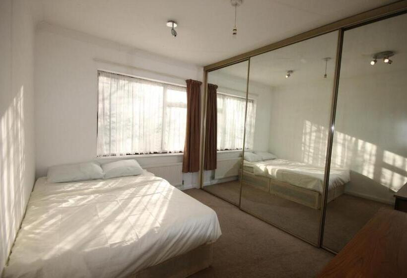 غرفة ديلوكس, Hill Crescent