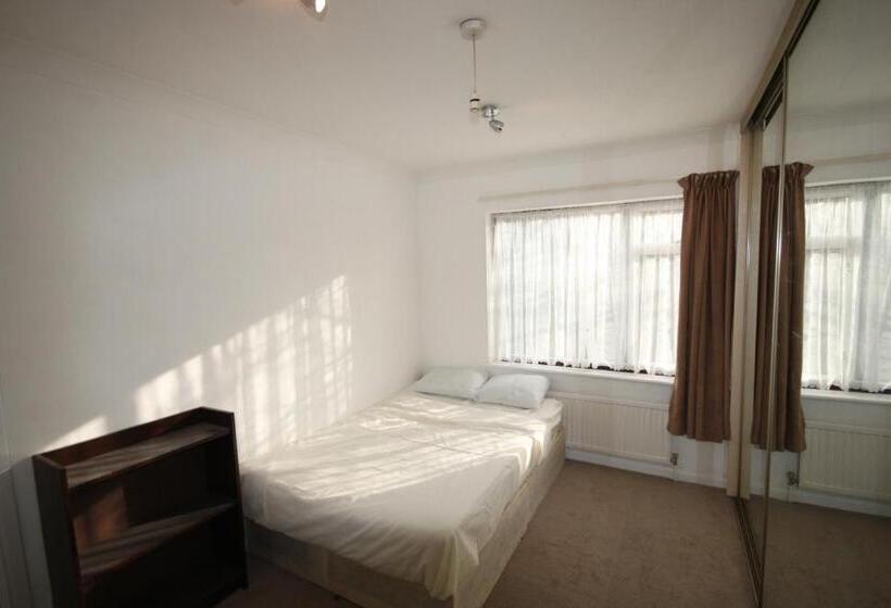 غرفة ديلوكس, Hill Crescent