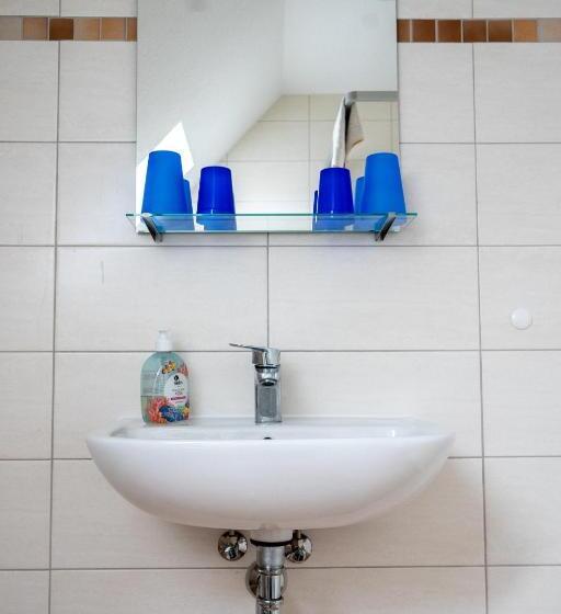 חדר משפחתי, Pension Glückauf