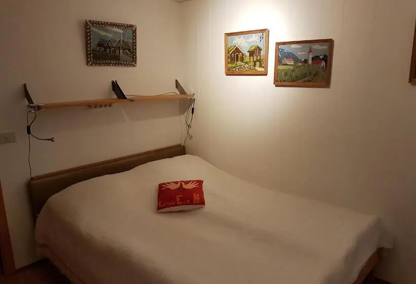 اتاق خانوادگی با سرویس بهداشتی مشترک, Holiday Guesthouse
