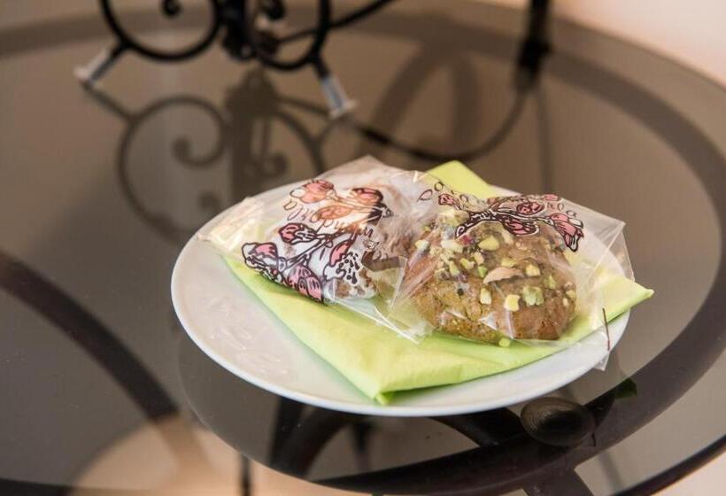 Номер Стандарт, La Castellese