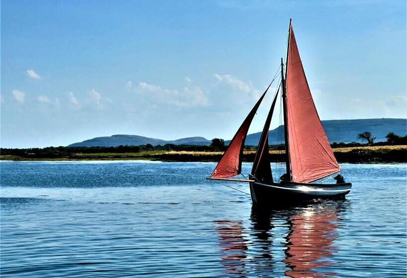 غرفة عائلية مطلّة علي البحر, Breacan Cottage B&b