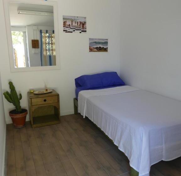 غرفة قياسية فردية, Warung