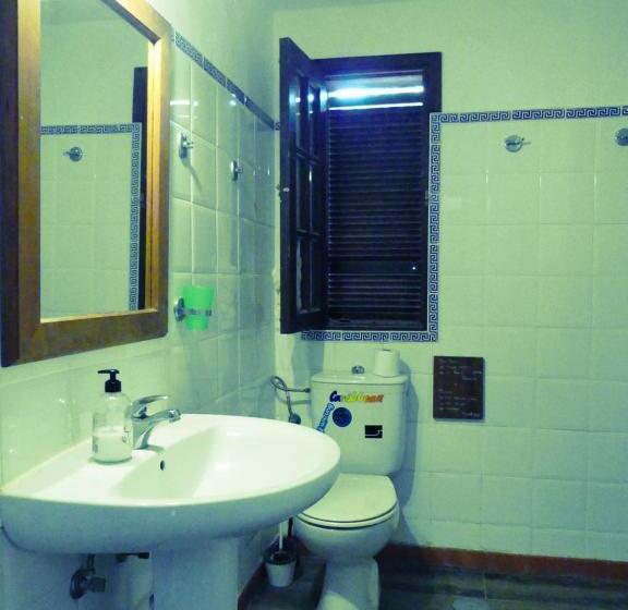 غرفة قياسية, Warung