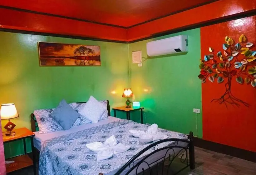 デラックスバンガロー, Adrianas Place Backpackers Panglao
