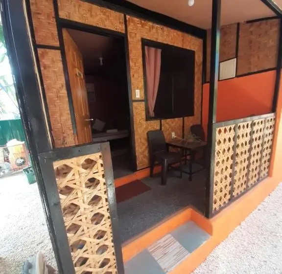 スタンダードルーム, Adrianas Place Backpackers Panglao