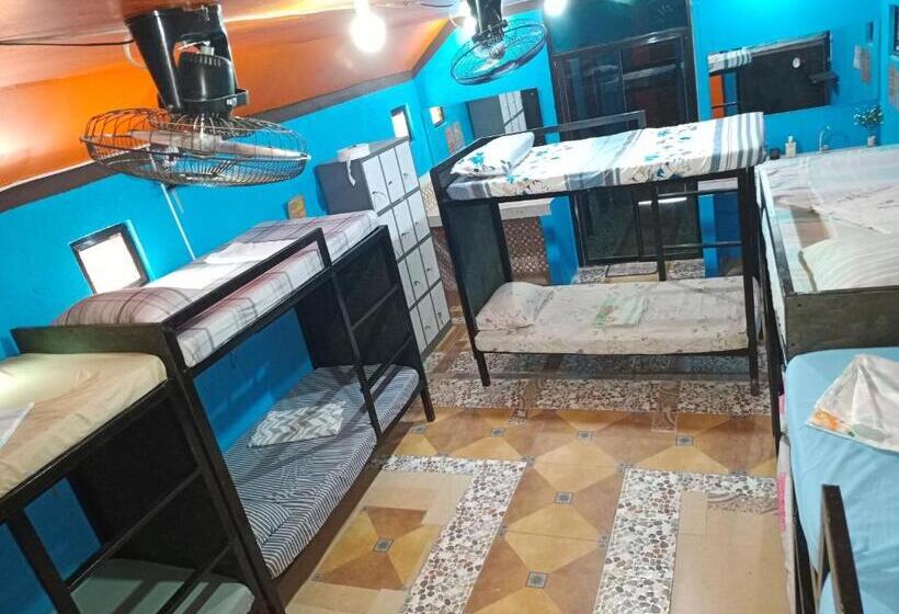 تختخواب در اتاق مشترک, Adrianas Place Backpackers Panglao