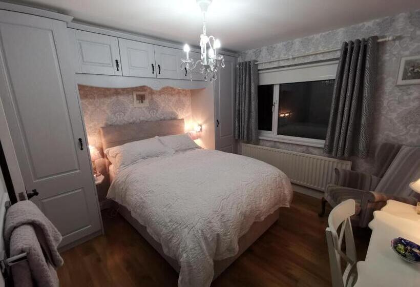 スタンダードルーム, Meadow View B&b