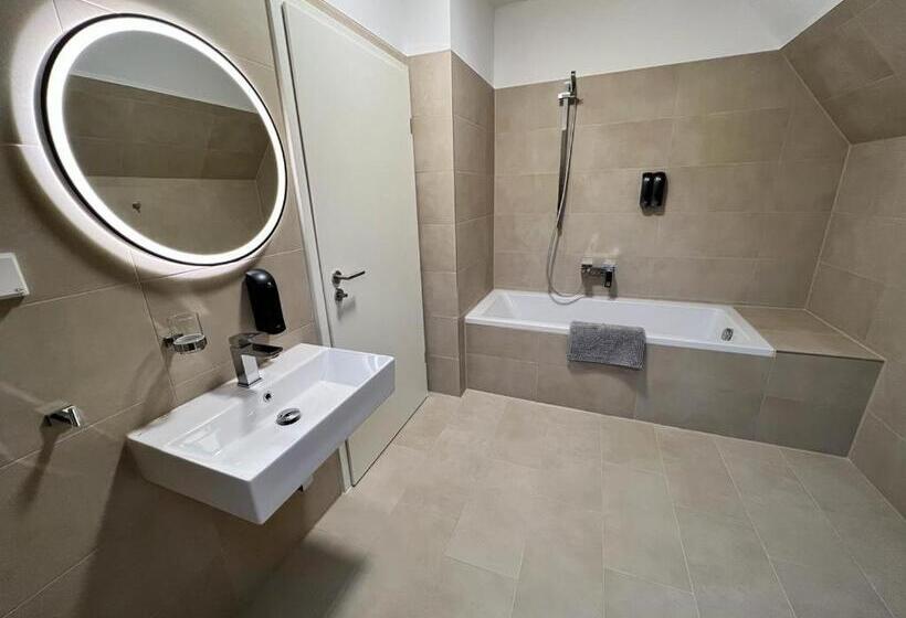 스탠다드 트리플 룸, Pension Sendis