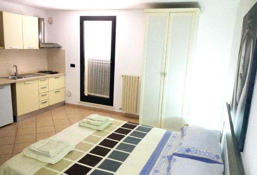 סטודיו סטנדרט עם מרפסת, Vittoria Resort Residence B&b