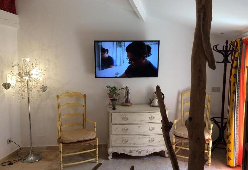 标准房带园景, Cabanon De Camille