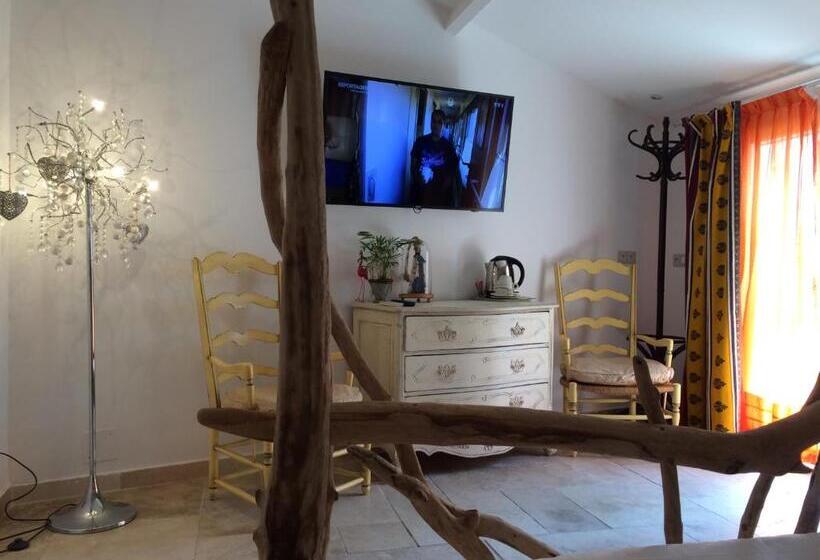 标准房带园景, Cabanon De Camille