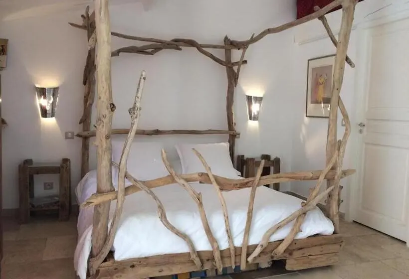 اتاق استاندارد با چشمانداز باغ, Cabanon De Camille