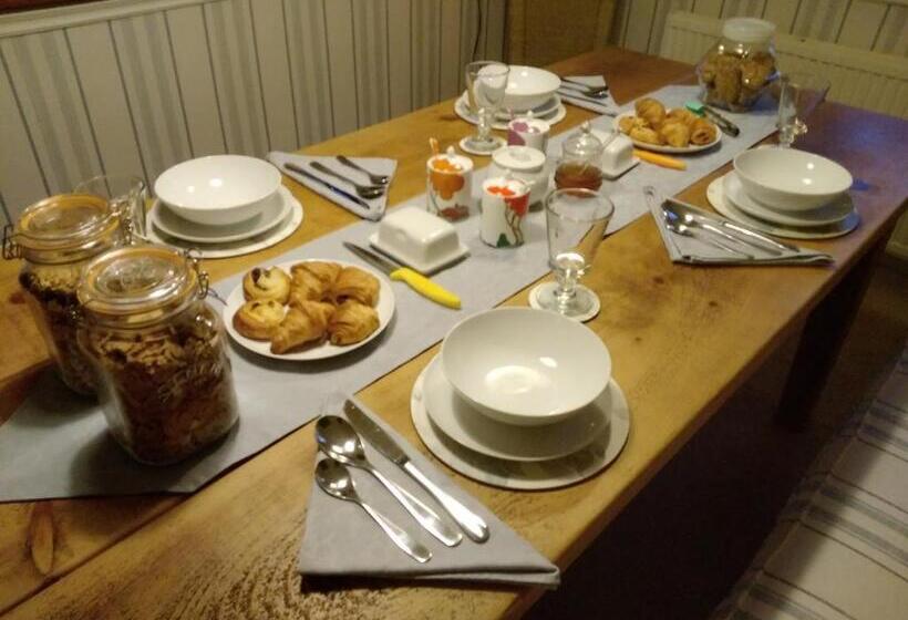 חדר דלוקס, Chine Side