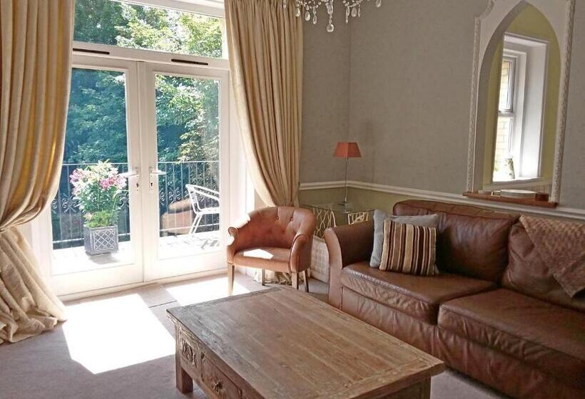 חדר דחוקס עם מיטת קינג, Chine Side