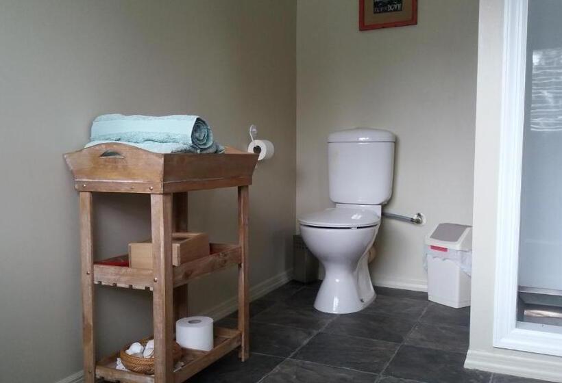 스위트, Little Red School House